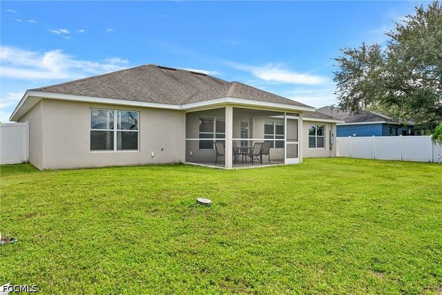 2216 NE 17th AVE, Cape Coral, FL 33909