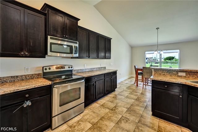 2216 NE 17th AVE, Cape Coral, FL 33909