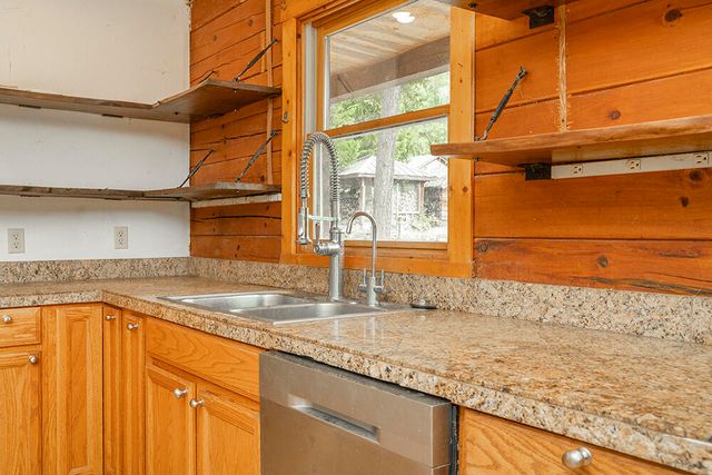 125 Warren Road, Selma, OR 97538