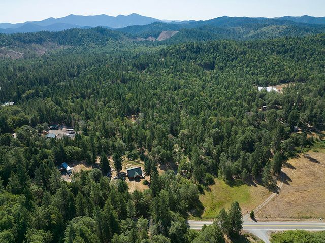 125 Warren Road, Selma, OR 97538