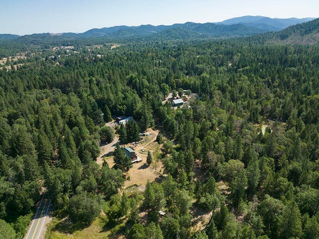 125 Warren Road, Selma, OR 97538