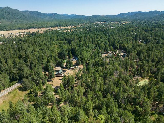 125 Warren Road, Selma, OR 97538