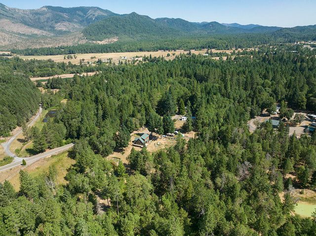 125 Warren Road, Selma, OR 97538