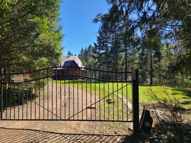 125 Warren Road, Selma, OR 97538