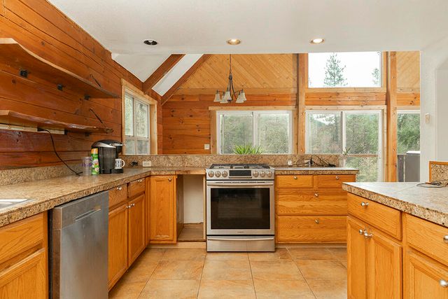 125 Warren Road, Selma, OR 97538