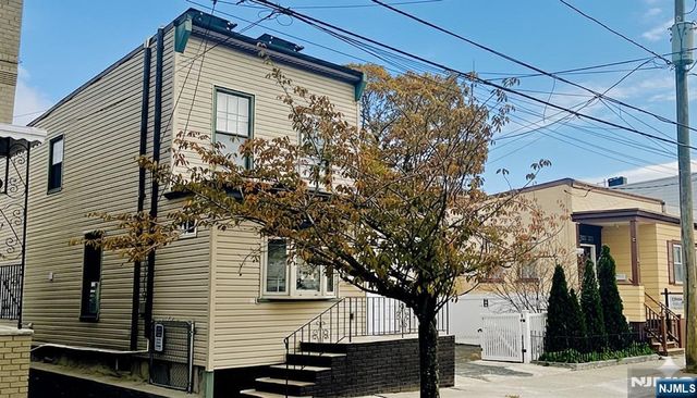 20 Lake Street, Belleville, NJ 07109