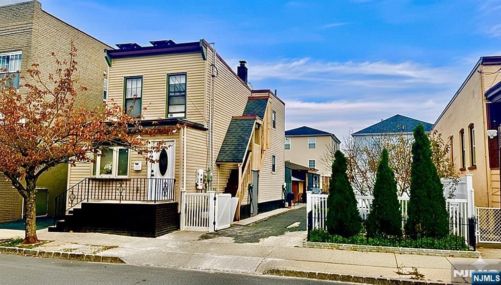 20 Lake Street, Belleville, NJ 07109