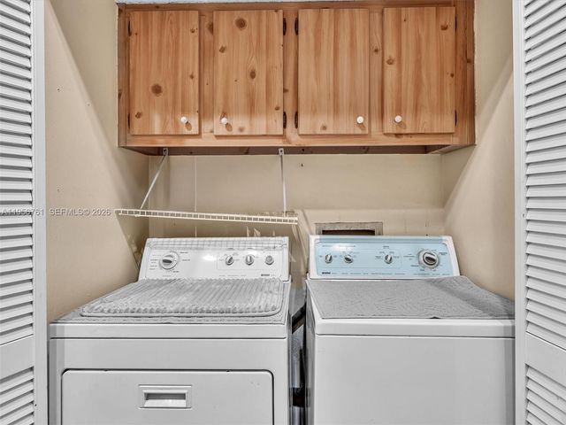 2350 Elm Ct, Pembroke Pines, FL 33026