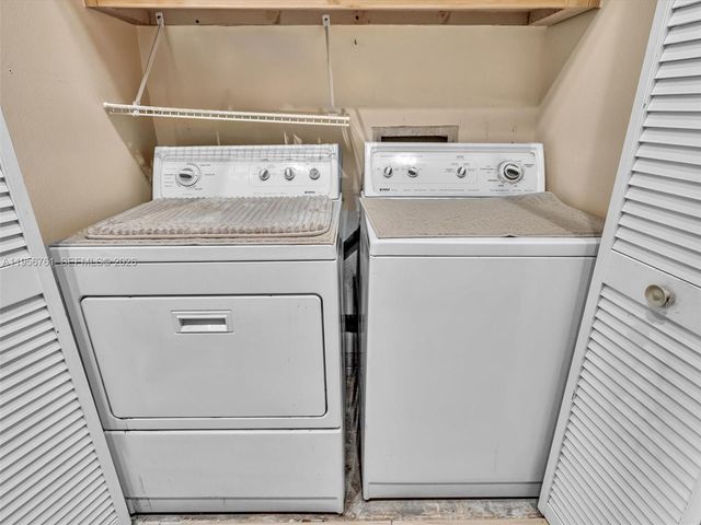 2350 Elm Ct, Pembroke Pines, FL 33026