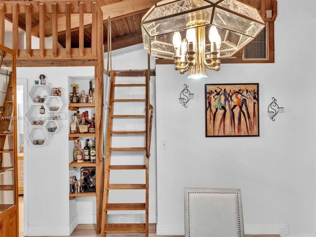 2350 Elm Ct, Pembroke Pines, FL 33026