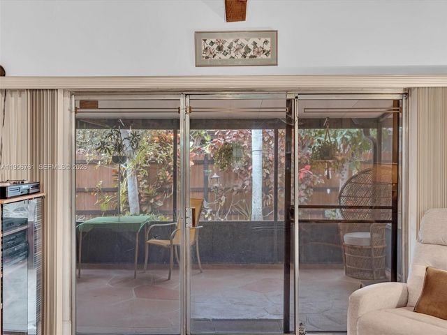 2350 Elm Ct, Pembroke Pines, FL 33026