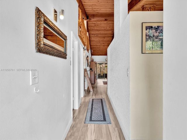 2350 Elm Ct, Pembroke Pines, FL 33026