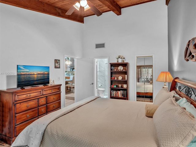 2350 Elm Ct, Pembroke Pines, FL 33026