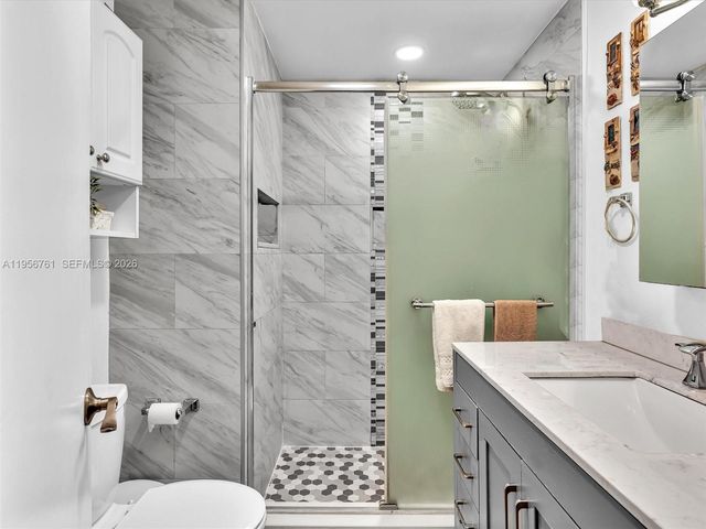 2350 Elm Ct, Pembroke Pines, FL 33026