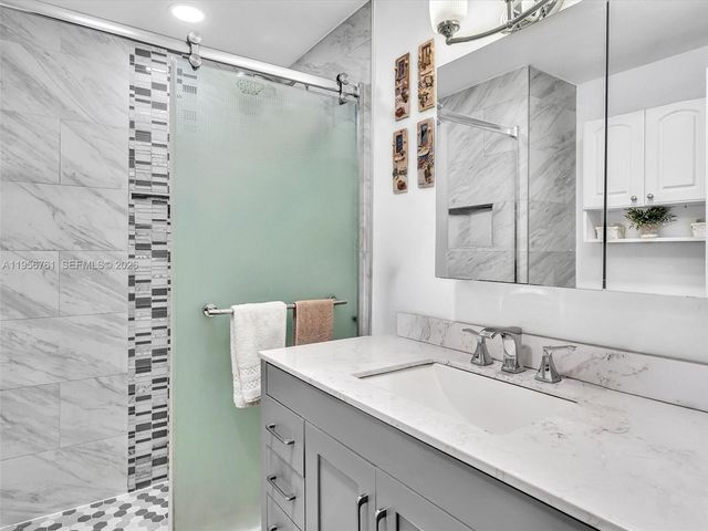 2350 Elm Ct, Pembroke Pines, FL 33026