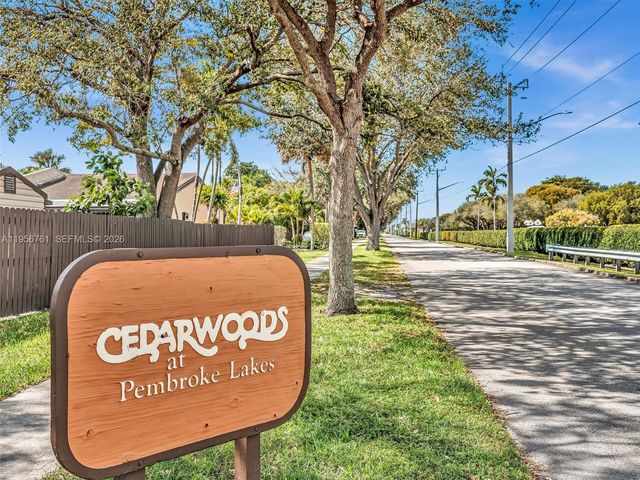 2350 Elm Ct, Pembroke Pines, FL 33026