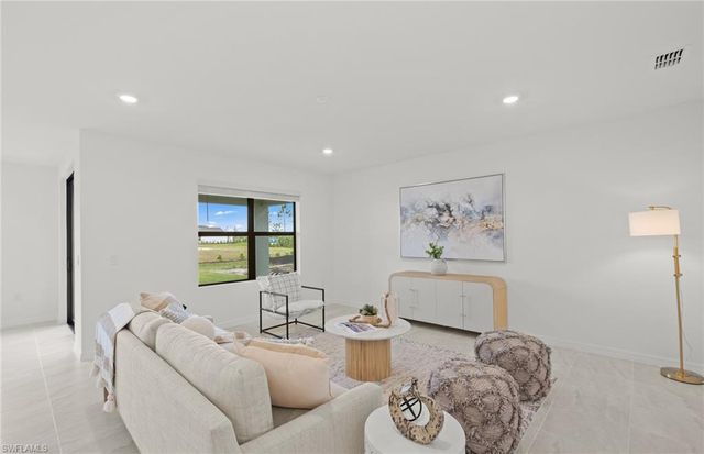 634 Lakeside Oasis AVE, Lehigh Acres, FL 33936