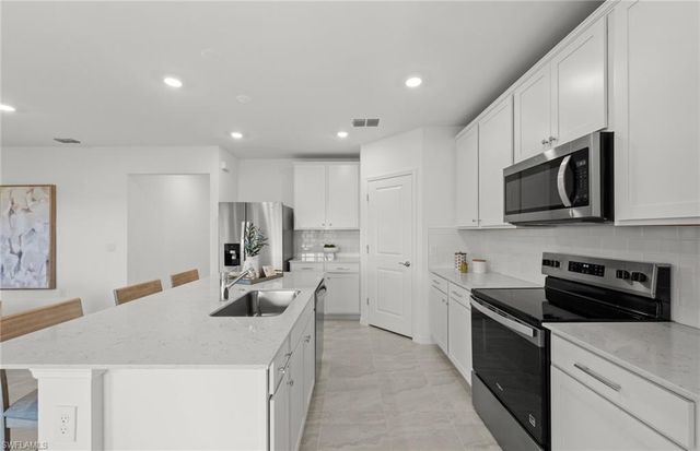 634 Lakeside Oasis AVE, Lehigh Acres, FL 33936