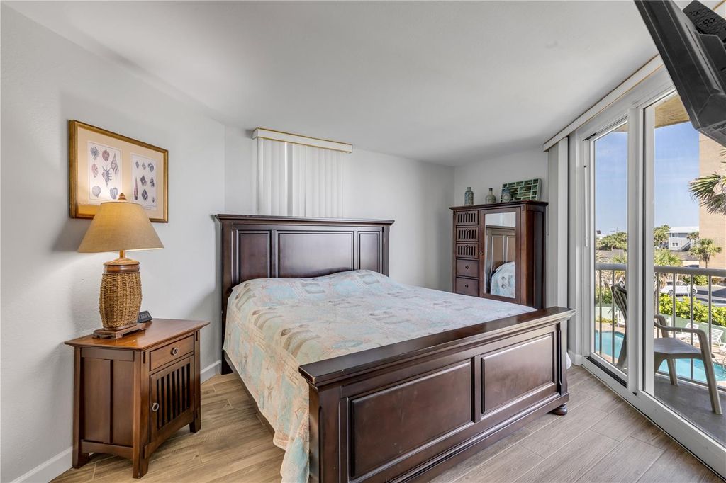 Image 14 of property listing at 425 S ATLANTIC AVENUE 304, New Smyrna Beach, FL 32169