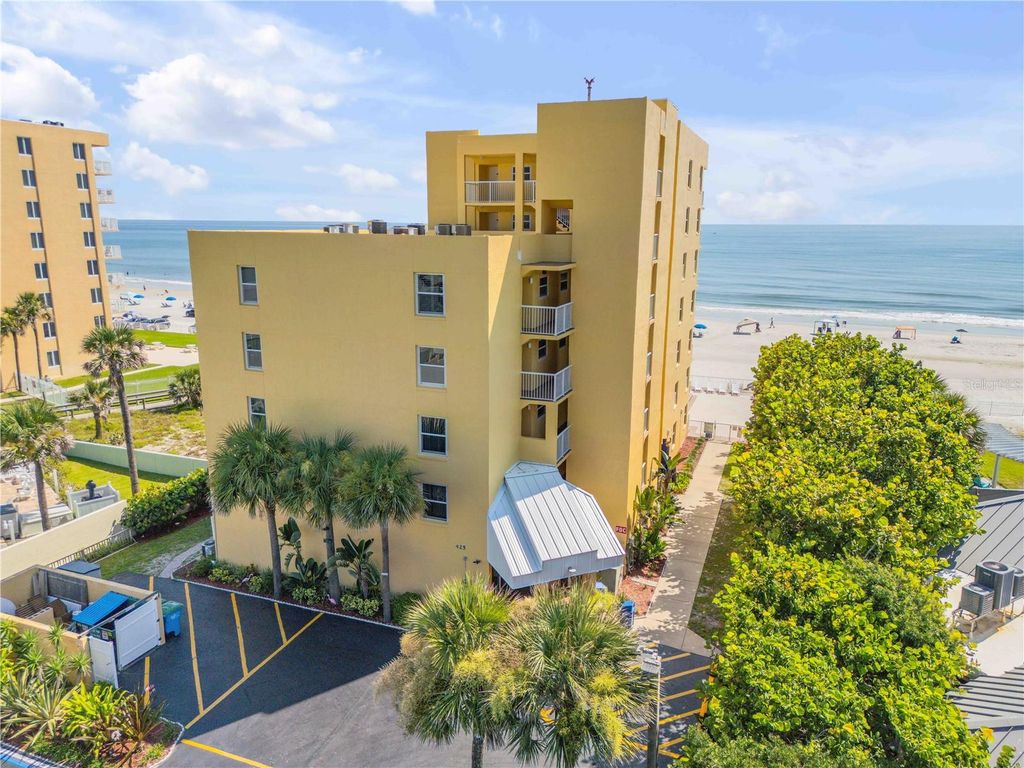 Image 3 of property listing at 425 S ATLANTIC AVENUE 304, New Smyrna Beach, FL 32169