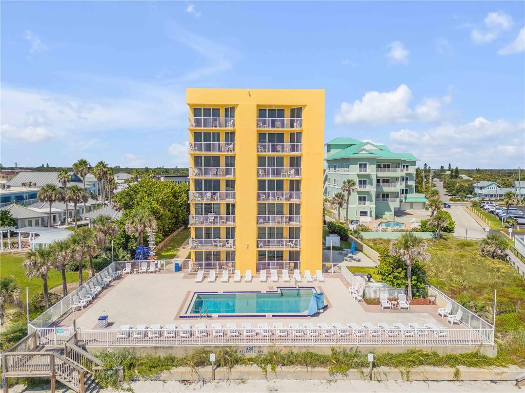Image 25 of property listing at 425 S ATLANTIC AVENUE 304, New Smyrna Beach, FL 32169