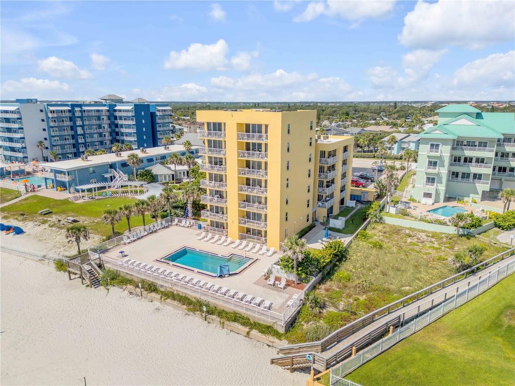 Image 27 of property listing at 425 S ATLANTIC AVENUE 304, New Smyrna Beach, FL 32169