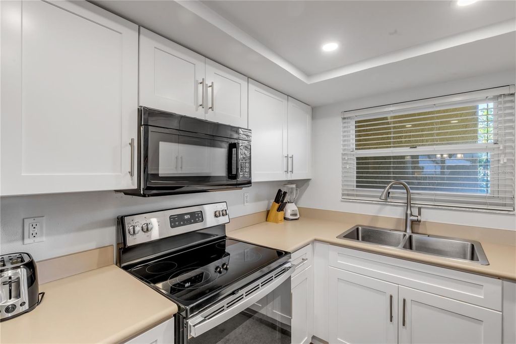 Image 9 of property listing at 425 S ATLANTIC AVENUE 304, New Smyrna Beach, FL 32169