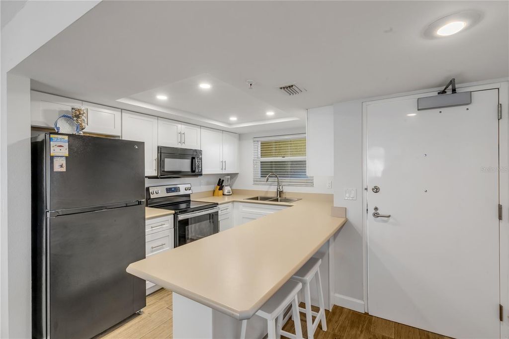 Image 10 of property listing at 425 S ATLANTIC AVENUE 304, New Smyrna Beach, FL 32169