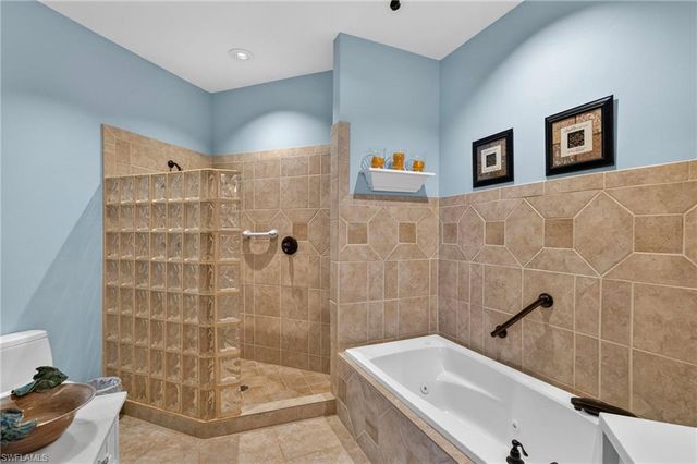 9310 Bayberry BEND # 203, Fort Myers, FL 33908