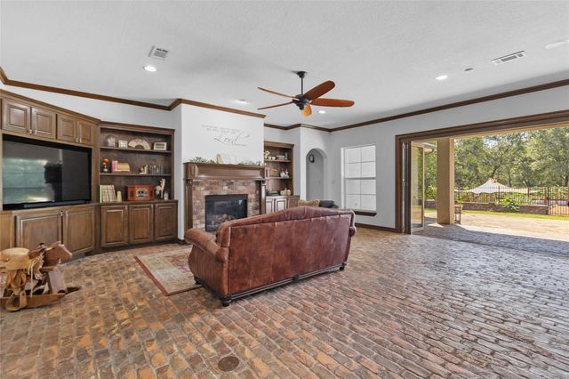 2790 Derby Lane, Madisonville, TX 77864