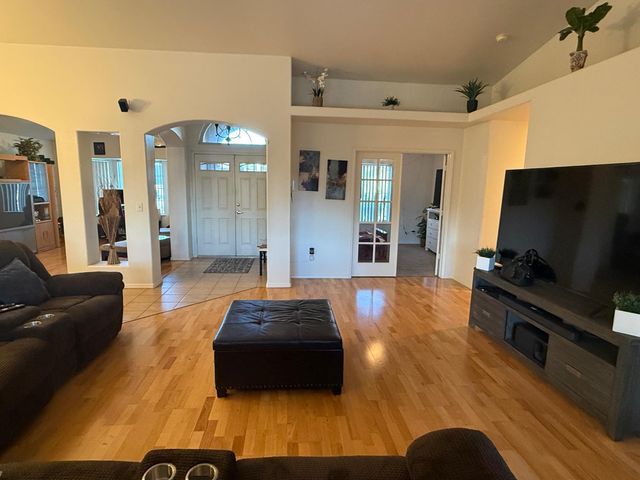 3124 Summer Lane, Madera, CA 93637