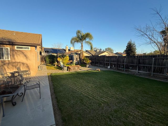 3124 Summer Lane, Madera, CA 93637