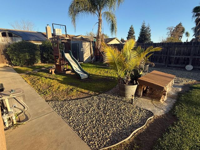 3124 Summer Lane, Madera, CA 93637