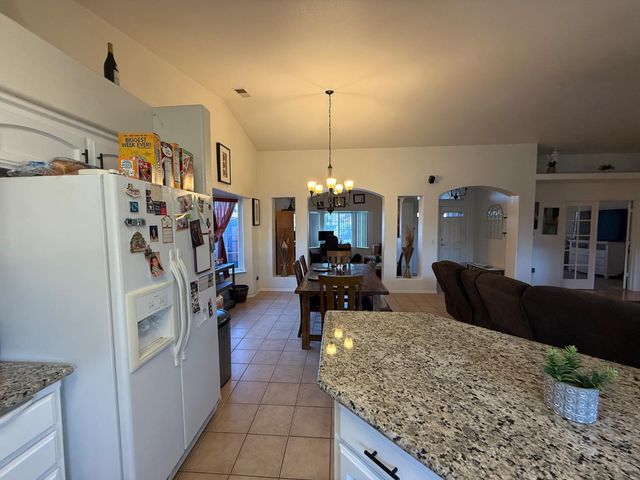 3124 Summer Lane, Madera, CA 93637