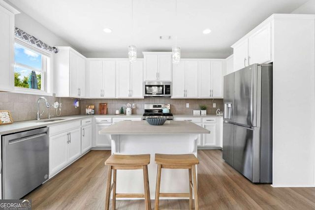 1968 Lakeview Bend Way, Buford, GA 30519
