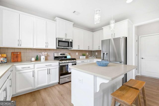 1968 Lakeview Bend Way, Buford, GA 30519