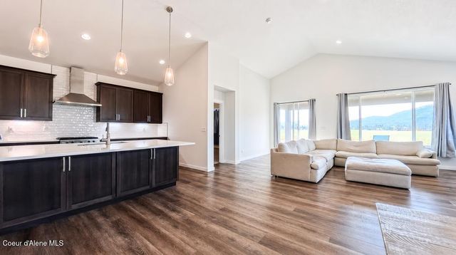 1542 W OKANOGAN AVE, Post Falls, ID 83854