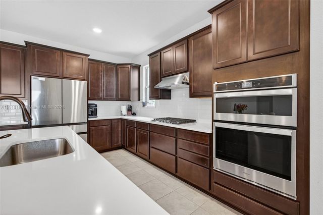 10190 SW Captiva Dr, Port St. Lucie, FL 34987