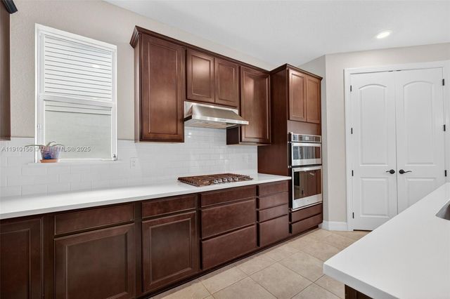 10190 SW Captiva Dr, Port St. Lucie, FL 34987