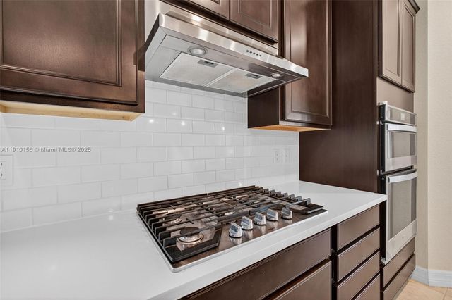 10190 SW Captiva Dr, Port St. Lucie, FL 34987