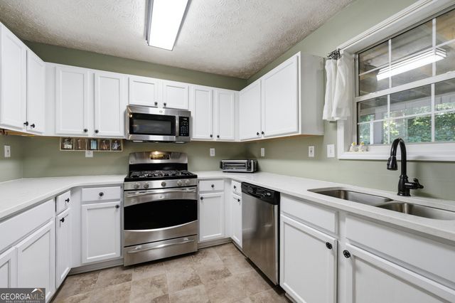 1059 Athena Court, Acworth, GA 30101