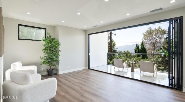 3129 Orange Avenue, La Crescenta, CA 91214