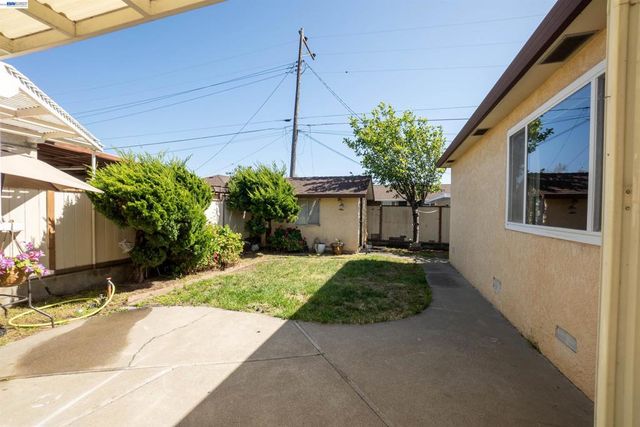 404 Bradrick Dr, San Leandro, CA 94578