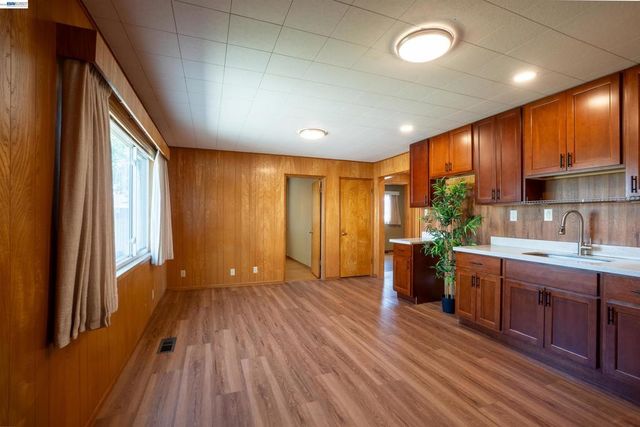 404 Bradrick Dr, San Leandro, CA 94578