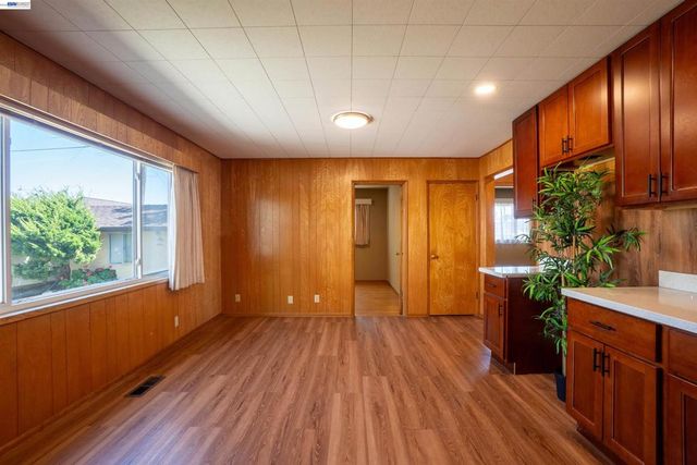 404 Bradrick Dr, San Leandro, CA 94578