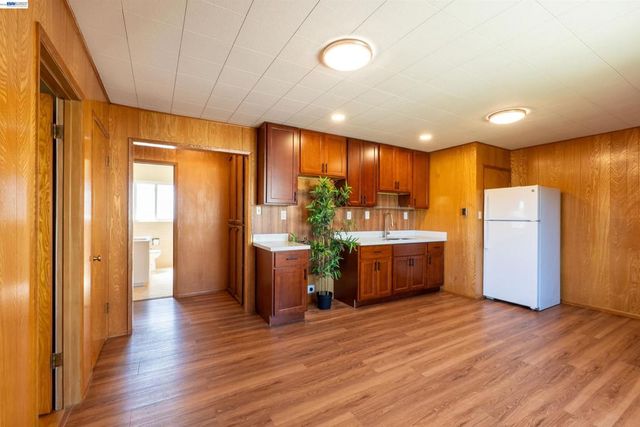 404 Bradrick Dr, San Leandro, CA 94578