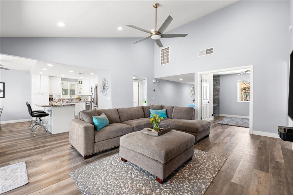 Image 3 of property listing at 41488 Inverness, Palm Desert, CA 92211