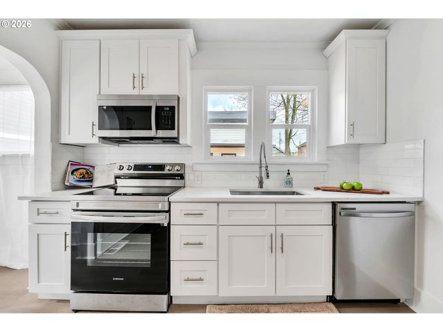 7630 N DRUMMOND Ave A, Portland, OR 97217