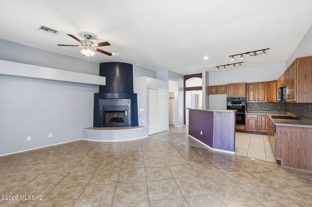 337 E Calle Albita, Green Valley, AZ 85614