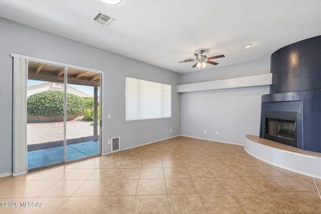 337 E Calle Albita, Green Valley, AZ 85614
